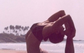 kino-beach-eka-pada-rajakapotasana